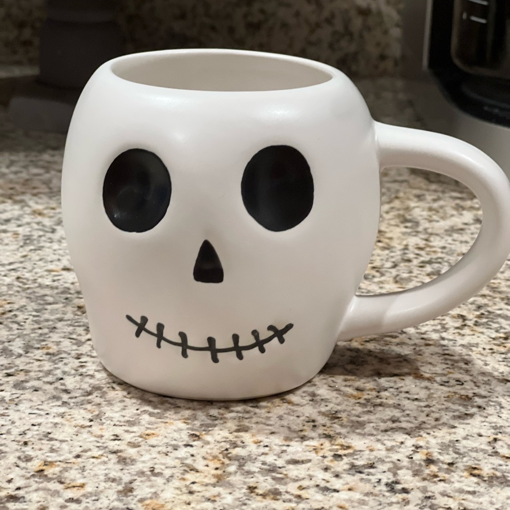 Skeleton mug